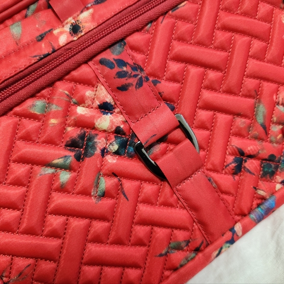 ❗SOLD❗ Lug Carousel XL Crossbody in Bouquet Red - Picture 3 of 8